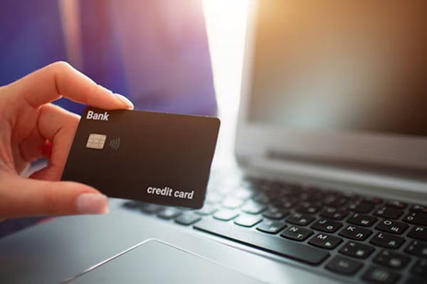 Не выводит средства